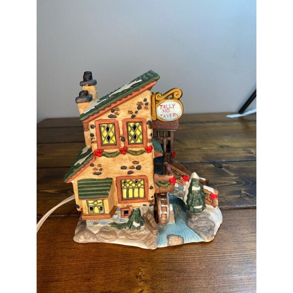 Vintage Christmas Streets Tally Ho Tavern 1999 Santas Village Ceramic Decoration - Picture 3 of 15